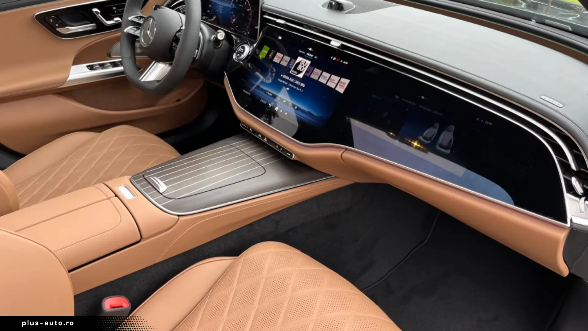 Mercedes-Benz E200  AMG Pano Superscreen Head-Up Night