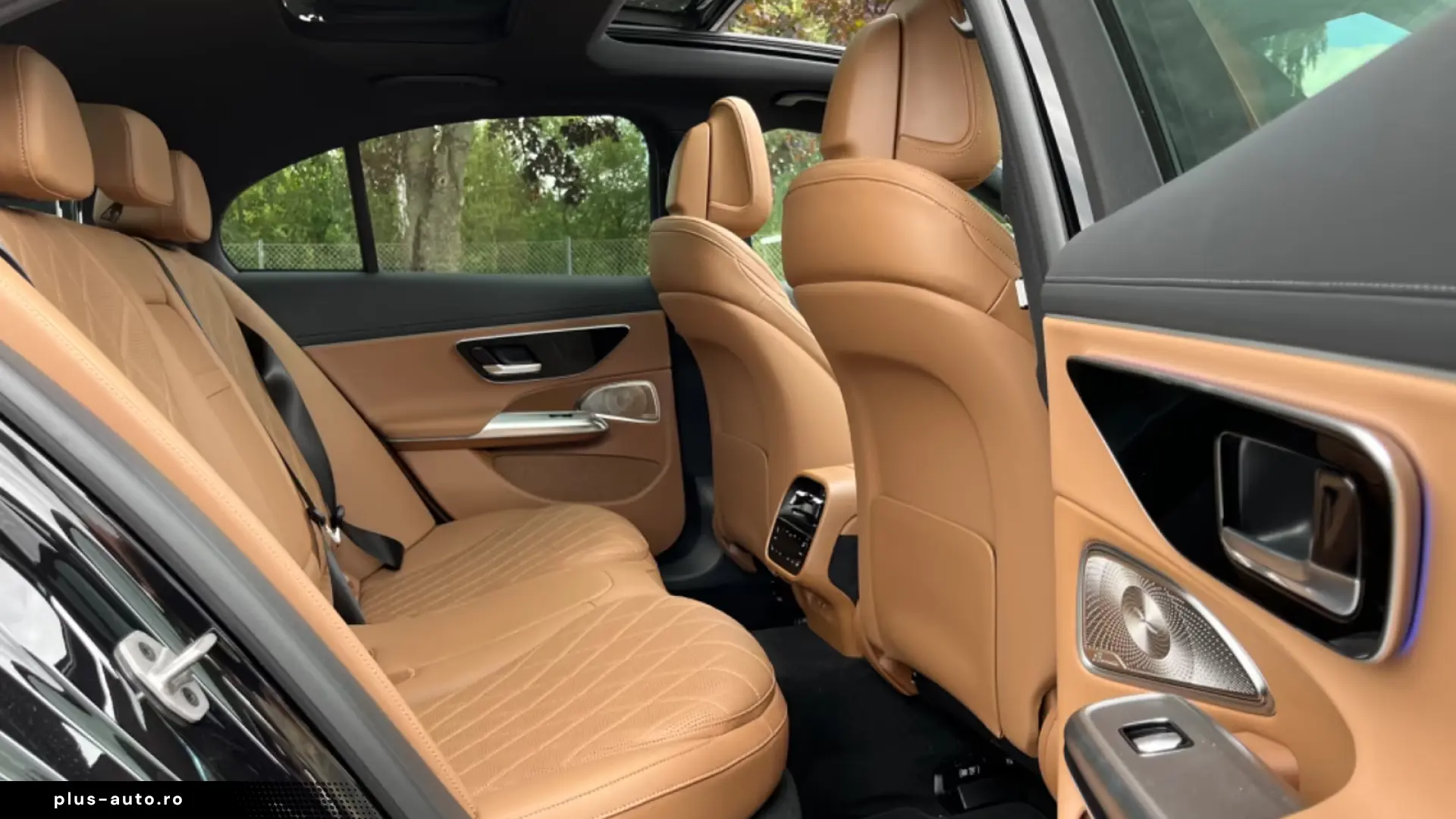 Mercedes-Benz E200  AMG Pano Superscreen Head-Up Night