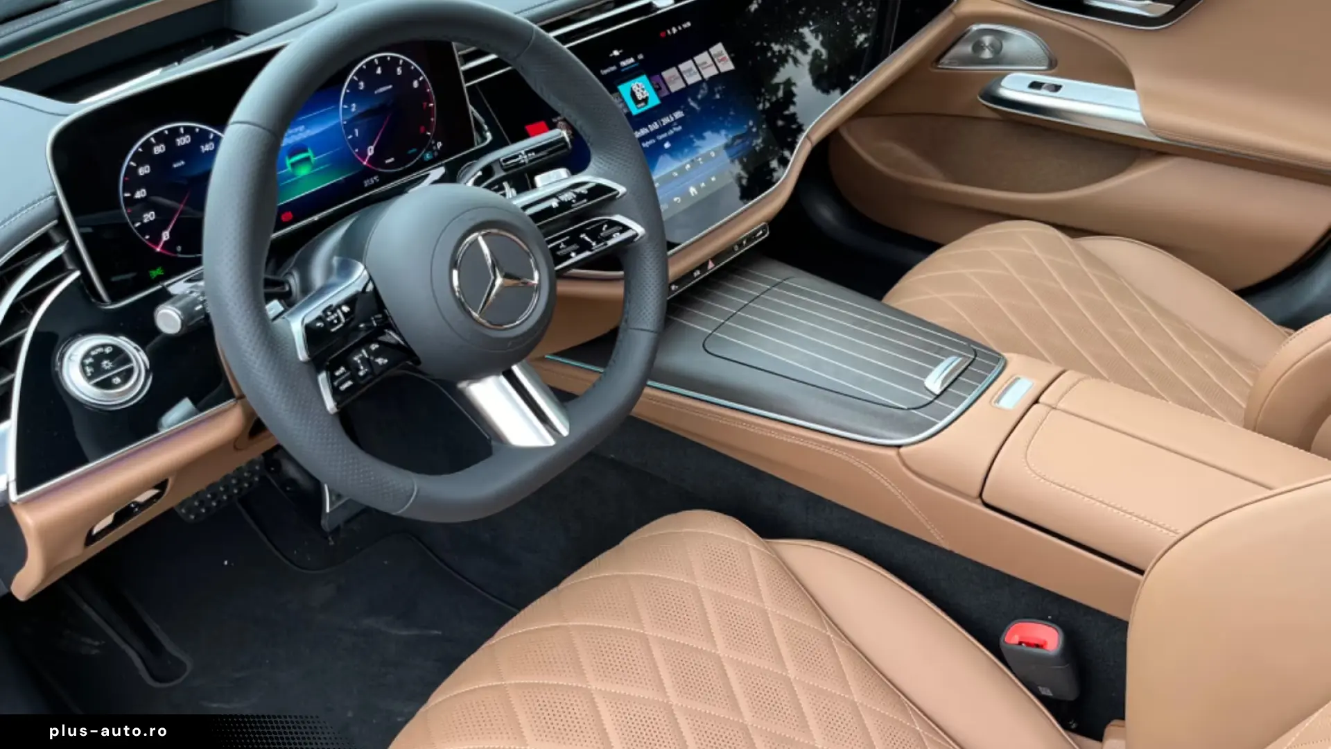Mercedes-Benz E200  AMG Pano Superscreen Head-Up Night