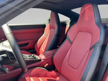 Porsche 911 Carrera 4S (992 II)