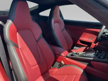 Porsche 911 Carrera 4S (992 II)