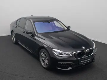BMW 750d xD M Sport 360  Massage FondEnt Laser Voll