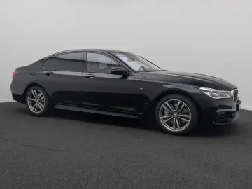 BMW 750d xD M Sport 360  Massage FondEnt Laser Voll