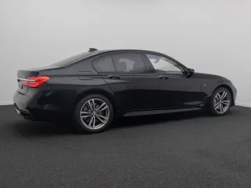 BMW 750d xD M Sport 360  Massage FondEnt Laser Voll