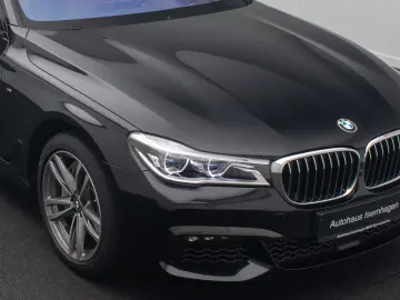 BMW 750d xD M Sport 360  Massage FondEnt Laser Voll