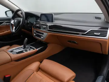 BMW 750d xD M Sport 360  Massage FondEnt Laser Voll