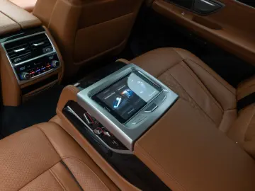 BMW 750d xD M Sport 360  Massage FondEnt Laser Voll