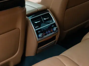 BMW 750d xD M Sport 360  Massage FondEnt Laser Voll