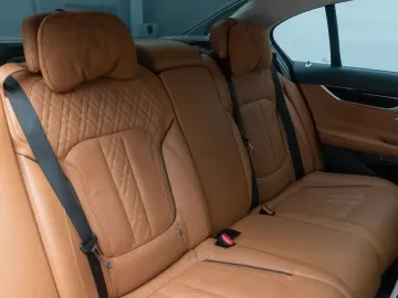 BMW 750d xD M Sport 360  Massage FondEnt Laser Voll