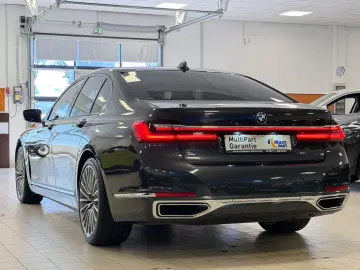 BMW 750ixD HUD Laser MassagStz 360  SofCl Panor Harm