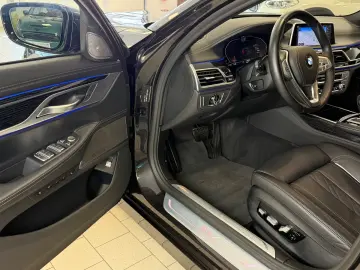 BMW 750ixD HUD Laser MassagStz 360  SofCl Panor Harm