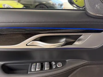 BMW 750ixD HUD Laser MassagStz 360  SofCl Panor Harm