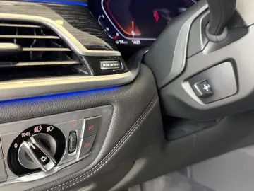 BMW 750ixD HUD Laser MassagStz 360  SofCl Panor Harm