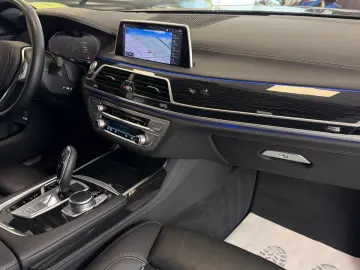 BMW 750ixD HUD Laser MassagStz 360  SofCl Panor Harm