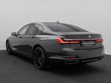 BMW 750i xD HUD 360 Massage TV Laser SoftCl 21  Voll