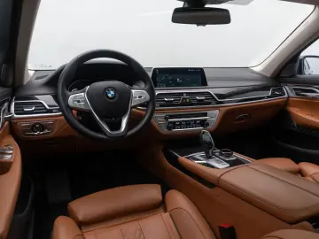 BMW 750i xD HUD 360 Massage TV Laser SoftCl 21  Voll