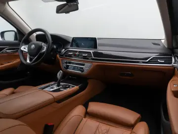 BMW 750i xD HUD 360 Massage TV Laser SoftCl 21  Voll