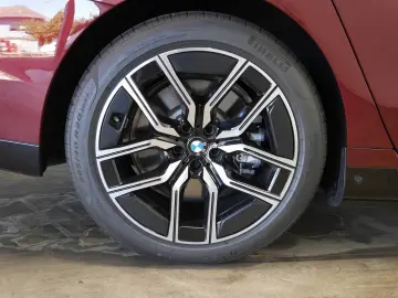 BMW 750e xDrive  Automatiktüren  Sky Lounge  M Sport