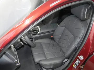 BMW 750e xDrive  Automatiktüren  Sky Lounge  M Sport