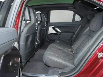 BMW 750e xDrive  Automatiktüren  Sky Lounge  M Sport
