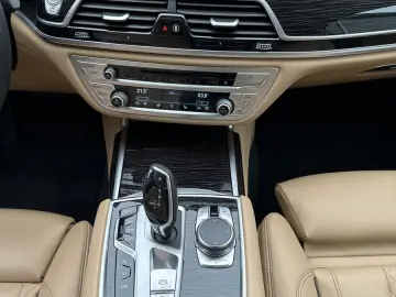 BMW 750 i xD Pure Excellence NAV LASER 360  HEADUP