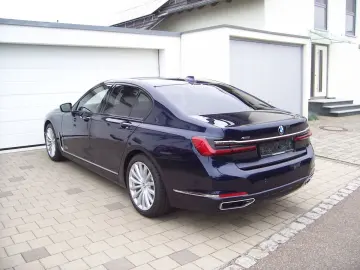 BMW 750i xDrive B&W Night EGSD F-Parken Laser I.Hand