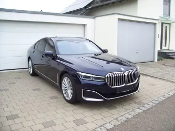 BMW 750i xDrive B&W Night EGSD F-Parken Laser I.Hand
