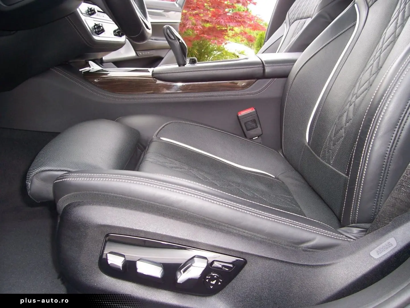 BMW 750i xDrive B&W Night EGSD F-Parken Laser I.Hand