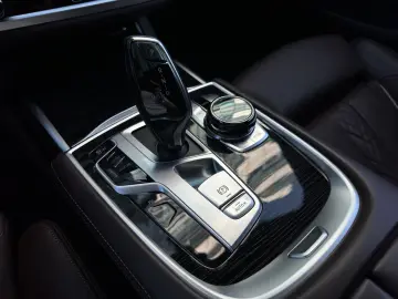 BMW 750i xDrive M Sport B&W LASER NIGHT MASS VENT