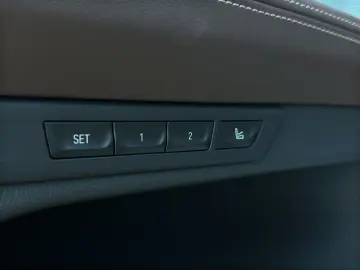 BMW 750i xDrive M Sport B&W LASER NIGHT MASS VENT