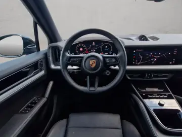 PORSCHE Cayenne Hybrid Pano SoftCl ACC 360  HuD Bose 14w