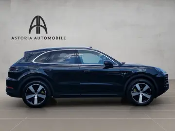 PORSCHE Cayenne Hybrid Pano SoftCl ACC 360  HuD Bose 14w