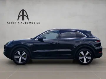 PORSCHE Cayenne Hybrid Pano SoftCl ACC 360  HuD Bose 14w