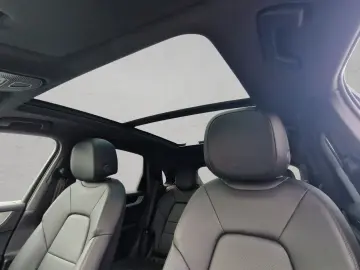 PORSCHE Cayenne Hybrid Pano SoftCl ACC 360  HuD Bose 14w