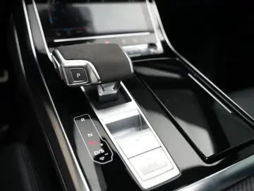 AUDI RSQ8 4.0 TFSI  Panorama Keramik Massage HUD B&O
