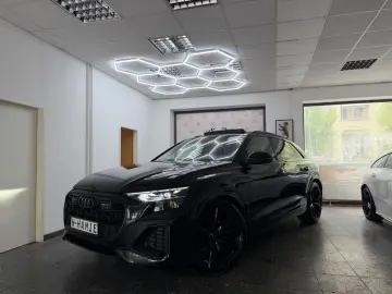 AUDI Q8 50 TDI S-LINE PANO MATRIX B&O HUD KEYLESS