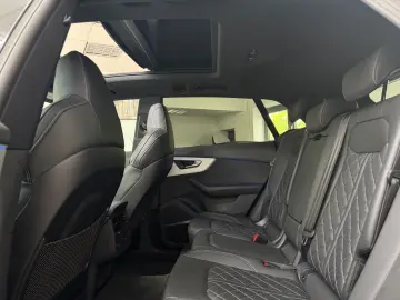 AUDI Q8 50 TDI S-LINE PANO MATRIX B&O HUD KEYLESS