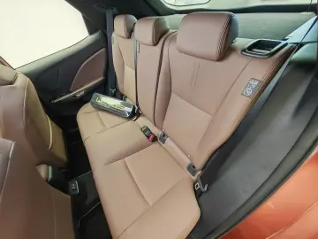 Lexus LBX Elegant