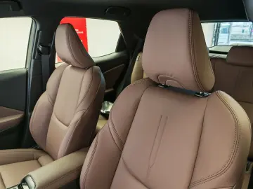 Lexus LBX Elegant