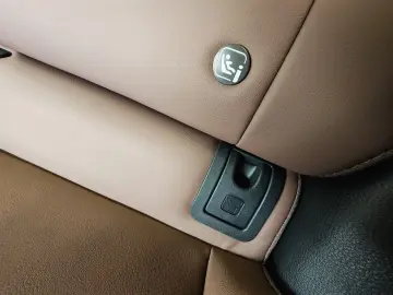 Lexus LBX Elegant