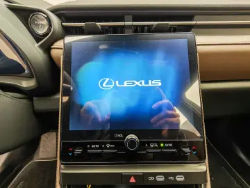Lexus LBX Elegant