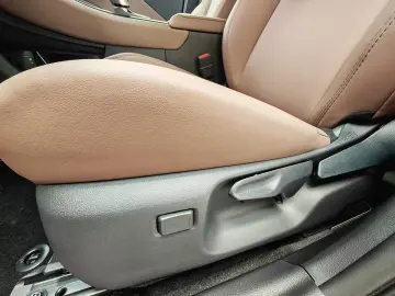 Lexus LBX Elegant