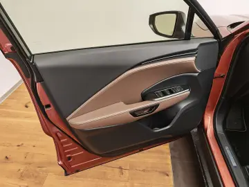 Lexus LBX Elegant