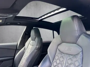 AUDI Q8 QTR 3x S Line Matrix Pano HUD 360 STH 23Z B&O