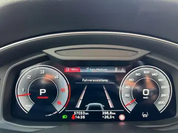 AUDI Q8 QTR 3x S Line Matrix Pano HUD 360 STH 23Z B&O