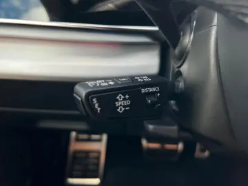 AUDI Q8 QTR 3x S Line Matrix Pano HUD 360 STH 23Z B&O