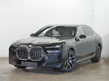 BMW 740d xDrive M Sport B&W LoungeSeating FondEnter