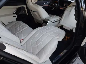 BMW 740d xDrive M Sport B&W LoungeSeating FondEnter