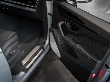 LAMBORGHINI Urus 4.0 V8 PHEV SE