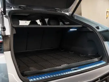 LAMBORGHINI Urus 4.0 V8 PHEV SE